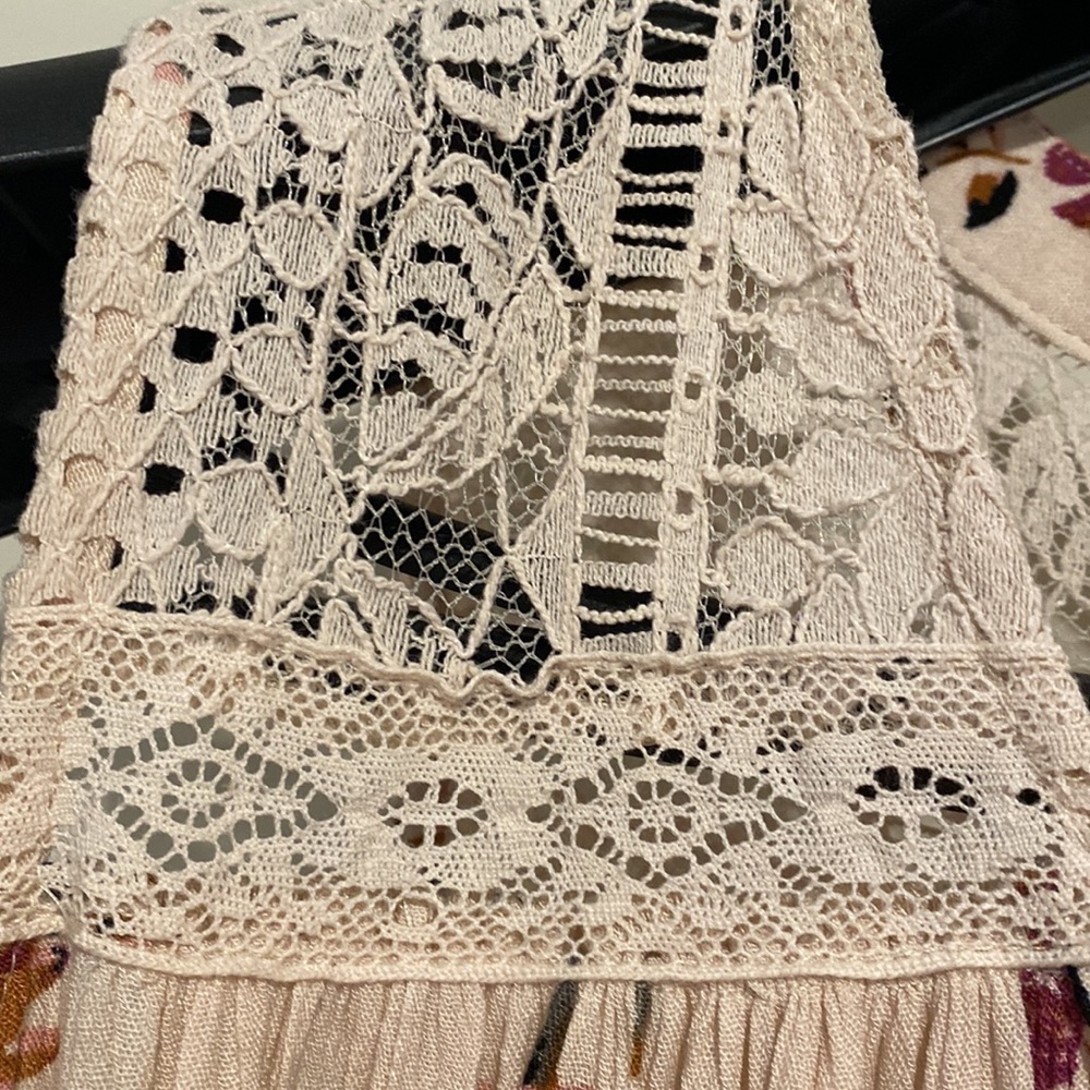 Floral boho top size x-small - Picture 6 of 13